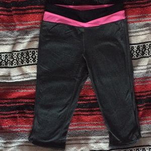 1/2 length capri leggings (covers knees)